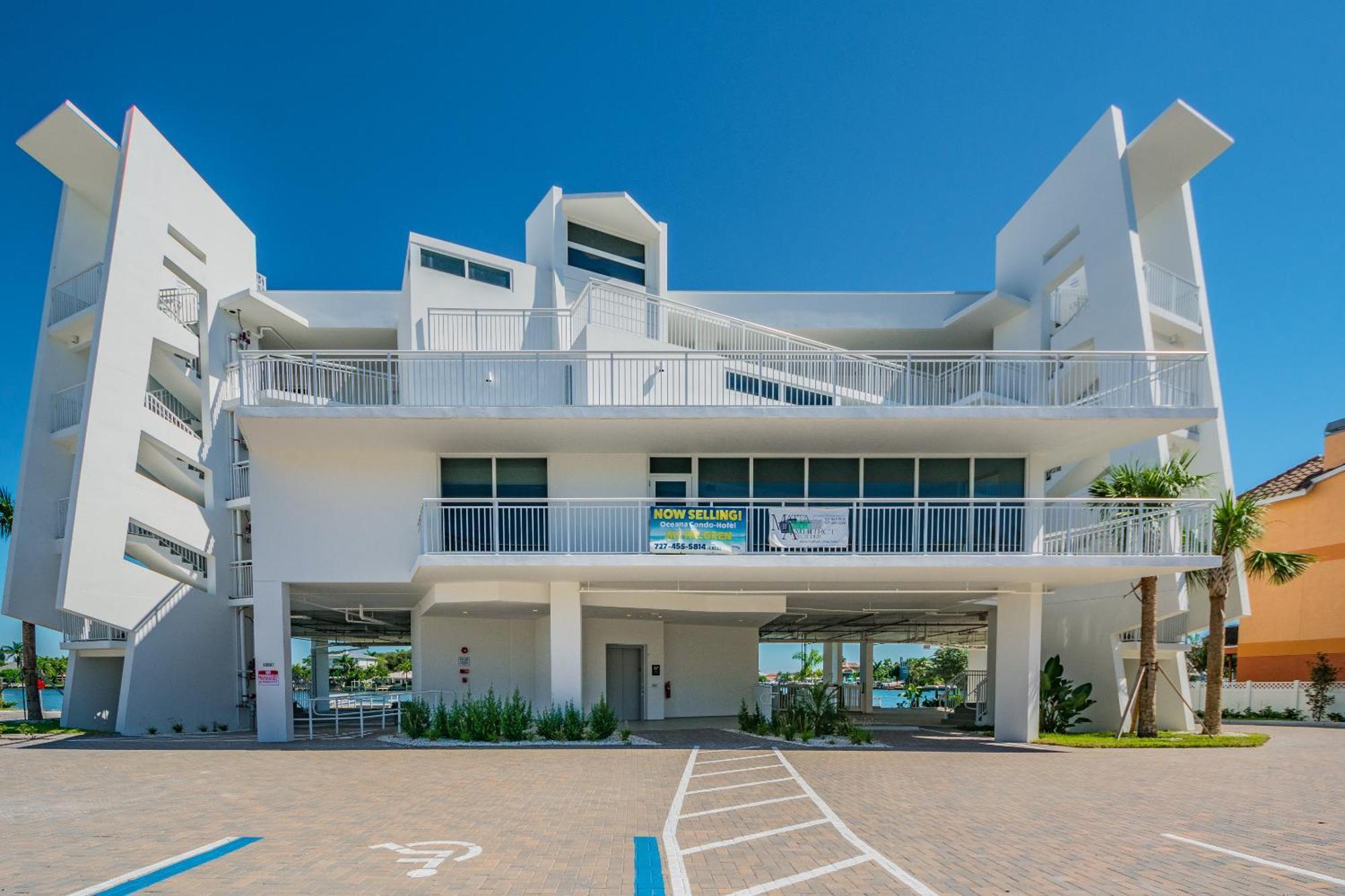 Provident Oceana Beachfront Suites St. Pete Beach Zewnętrze zdjęcie