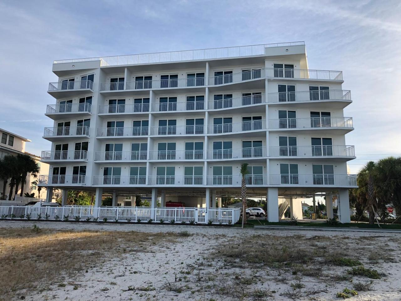 Provident Oceana Beachfront Suites St. Pete Beach Zewnętrze zdjęcie